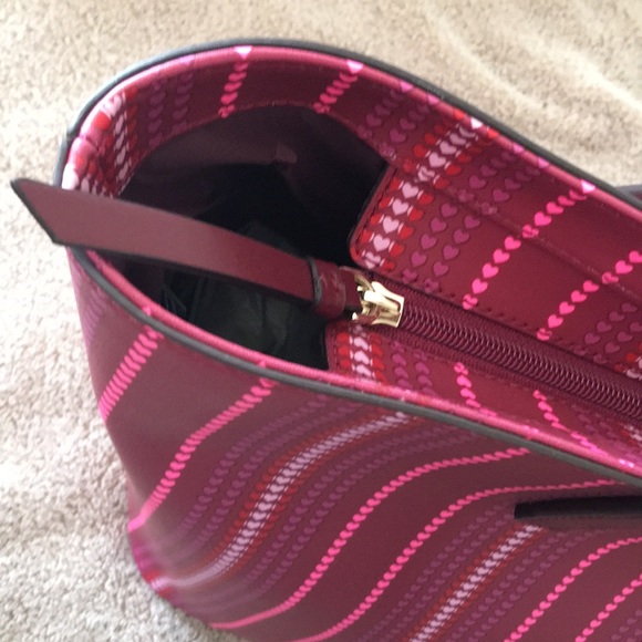 Kate Spade Kelsey Heart Print Tote NWT - Picture 10 of 16